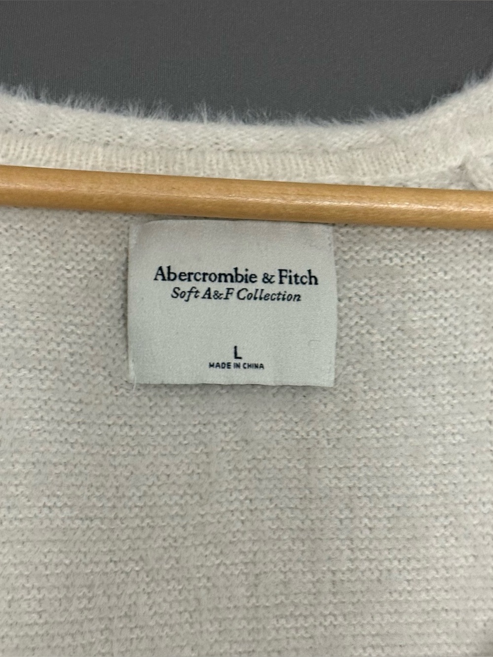 Abercrombie & Fitch Soft AF Fuzzy Cozy Scoop Neck Sweater Womens Large - Picture 3 of 8